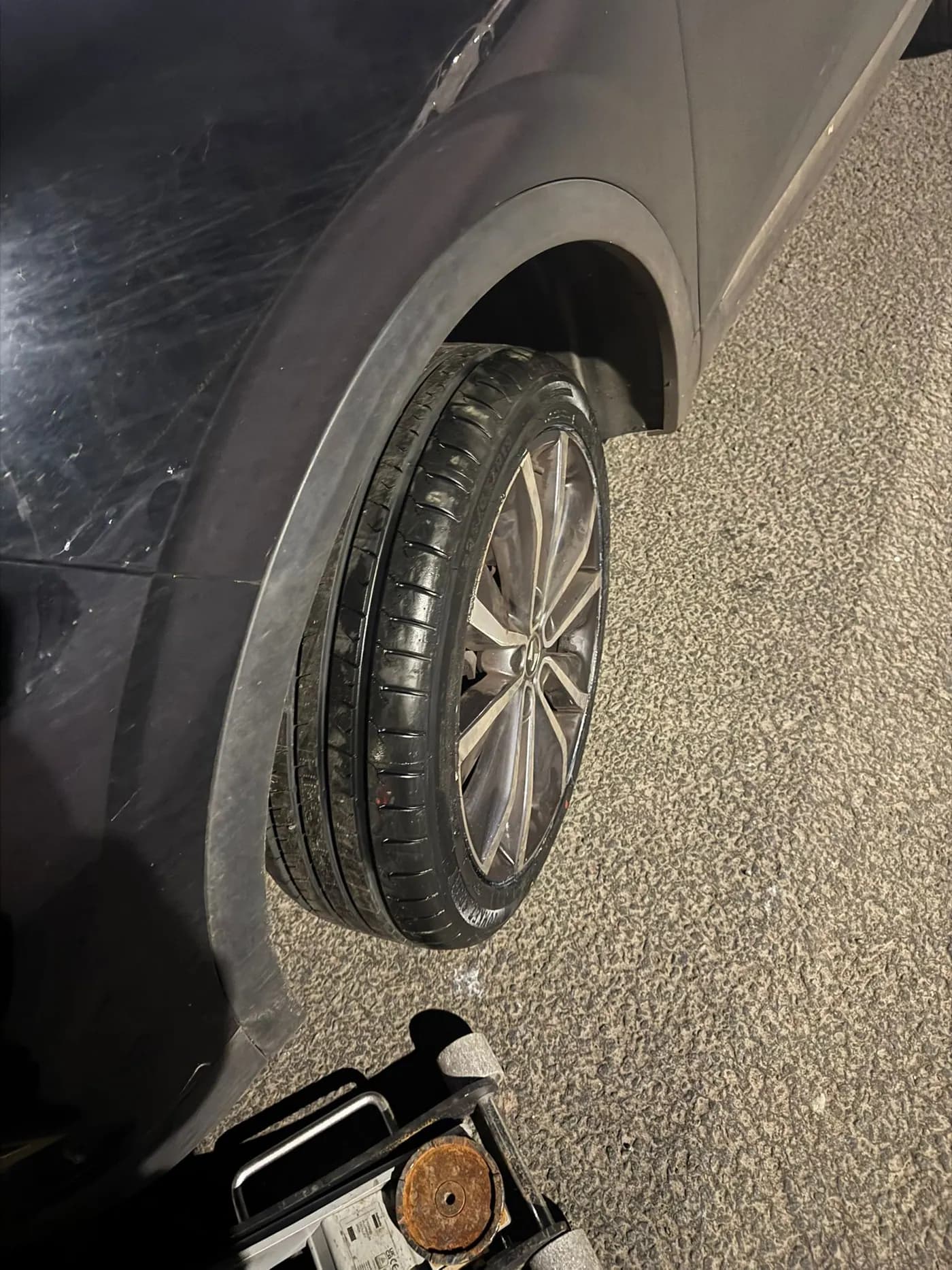Night mobile tyre fitting after a roadside call-out